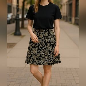 NWT, SJS Froral Black And Cream Skirt. Sz M